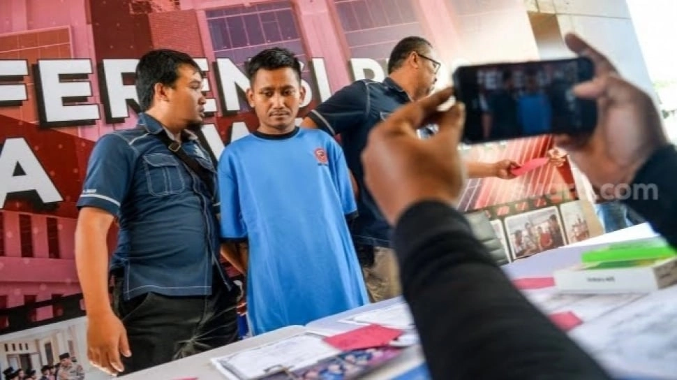 Dipamer ke Publik Sebagai Pembunuh Vina, Polisi Wajib Minta Maaf ke Pegi Setiawan Korban Salah Tangkap!
