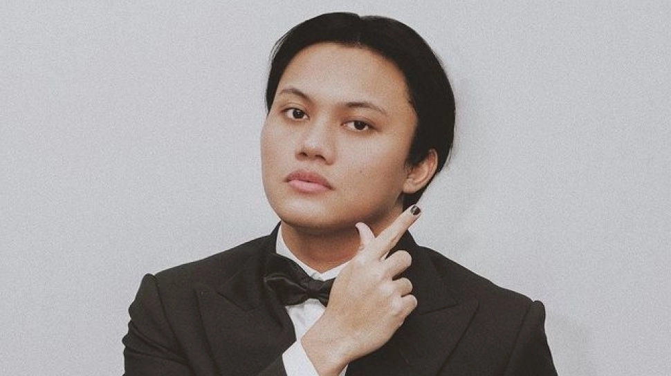 Operasi Hidung, Gaya Rizky Febian Nyanyi di Acara Pernikahan Jadi Perbincangan