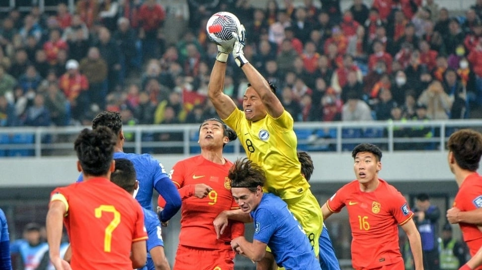Pernah Dimusuhi Fans Indonesia, Kiper Singapura Hassan Sunny Donasi Rp120 Juta ke Muhammadiyah
