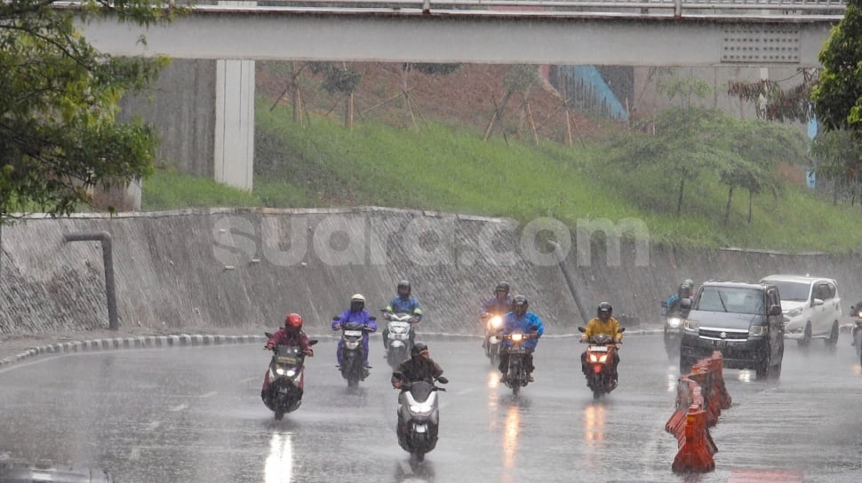 Indonesia Masih Hujan Deras Meski Sudah Kemarau, Tapi Cuma 3 Hari