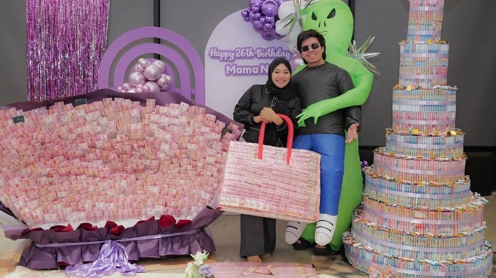 Takut Salah, Ini Alasan Atta Halilintar Pilih Beri Aurel Hermansyah ''Mentahan'' di Ulang Tahun ke-26