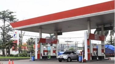 Pembeli Rela Menunggu, SPBU di Surabaya Ini Tutup Sementara Saat Adzan