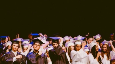 Momen Memalukan! Nama Wisudawan Dibacakan Ngawur, Universitas Minta Maaf