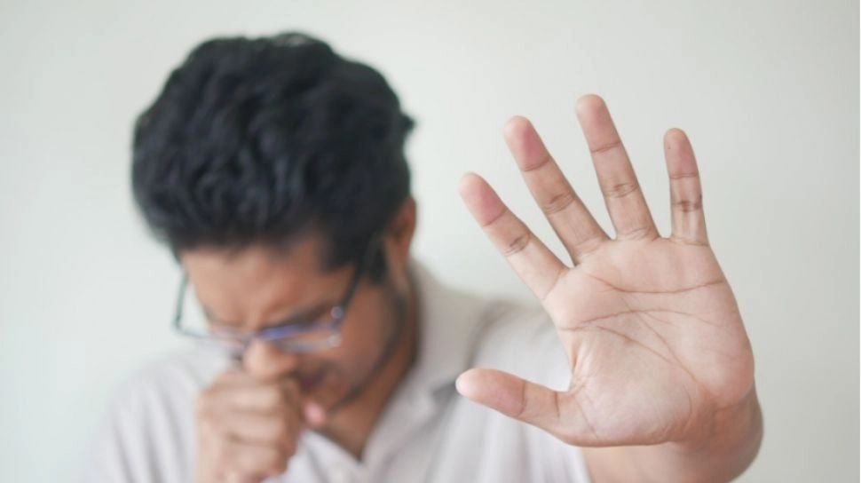 Dialami Komika Dustin Tiffani, Apa Penyebab Batuk Terus-Menerus? Dokter Sebut Bisa Karena Stres dan Cemas