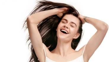 Manfaat Vitamin Rambut Buat Kamu yang Sering Mencatok dan Mewarnai