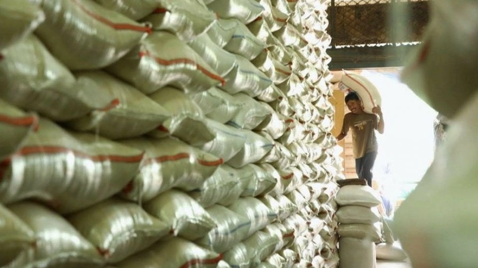 Skandal Impor Beras: Skema yang Dikorupsi, Lonjakan Harga dan Kerawanan Pangan Makin Nyata