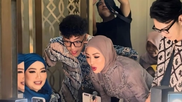 Beda saat Lamaran, Angelina Sondakh dan Reza Artamevia Bakal Seragaman di Acara Siraman Aaliyah Massaid?