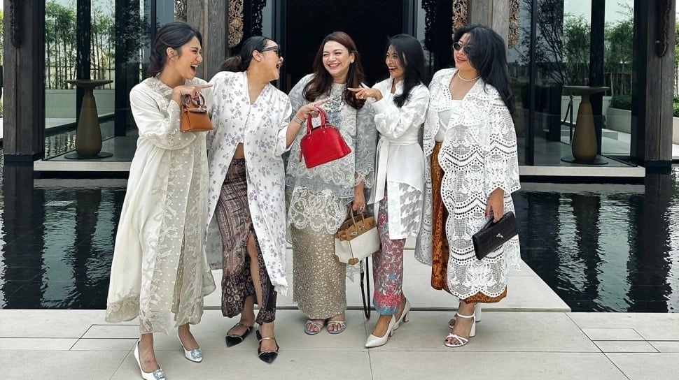 Datang ke Acara Siraman Aaliyah Massaid, Tas Azizah Salsha Lebih Mewah dari Cucu Megawati