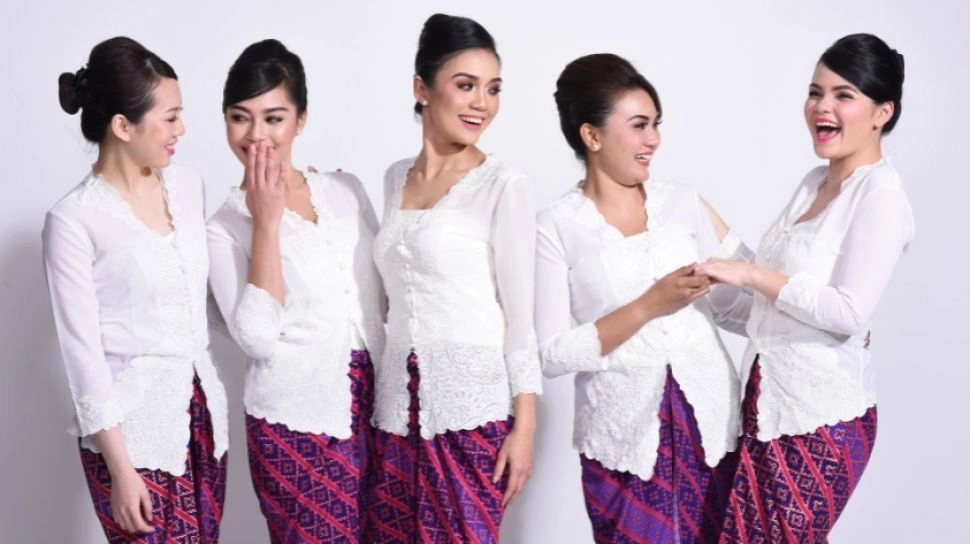 Sejarah Kebaya, dari Asal Usul Hingga Menjadi Busana Nasional