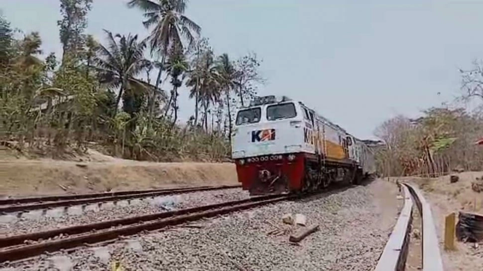 KAI Mulai Gunakan Bahan Bakar Bio Diesel B40 di Kereta Api