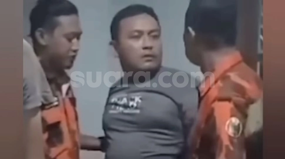 Viral Mencak-mencak Ngaku Lurah, Anggota Ormas Ancam Usir Warga usai Laporkan Kasus Pungli Sekolah