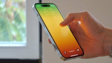 Bocoran iPhone Layar Lipat Terbaru Beda dengan Android, Diduga Debut 2026?