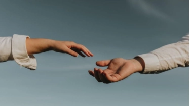 Kontroversi Sumbangan Dana Arak, PAS Bicara Tak Haram Bersalaman dengan Pemakan Babi, Sarankan Aiman Minta Maaf