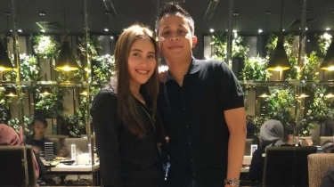 Siapa Bilang Pengangguran? Intip Gagahnya Adik Ipar Ayu Ting Ting Berangkat Kerja Naik Mobil Ratusan Juta