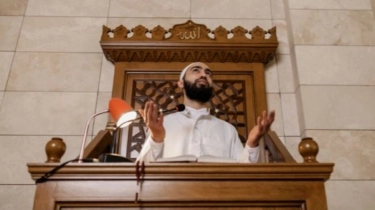 Khutbah Jumat Tentang Akhlak: Menjadi Pribadi Berkarakter Mulia dari Rasulullah