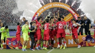 Pecah! Momen Timnas Indonesia U-19 Angkat Trofi Juara Piala AFF U-19 2024