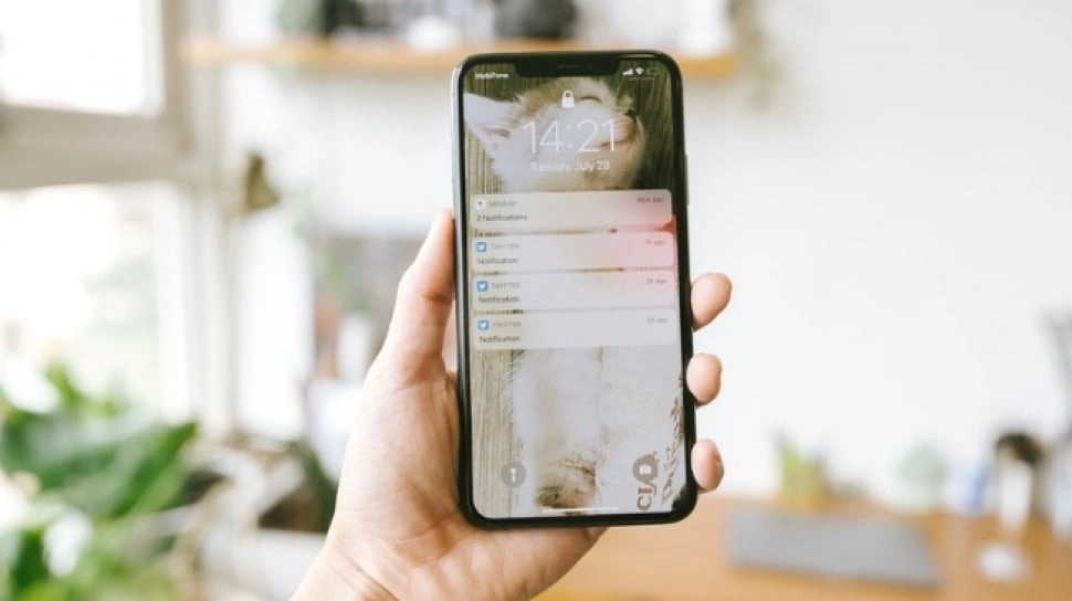 3 Cara Transfer Foto dari iPhone ke Android, Solusi Pengganti  AirDrop