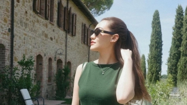 Simpel Tapi Harganya Selangit, Semahal Apa Outfit Aaliyah Massaid saat Honeymoon di Italia?
