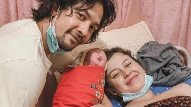 Viral Kimberly Ryder Melahirkan di Bidan, Sang Artis Jelaskan Itu Bukan Hanya Keputusan Edward Akbar