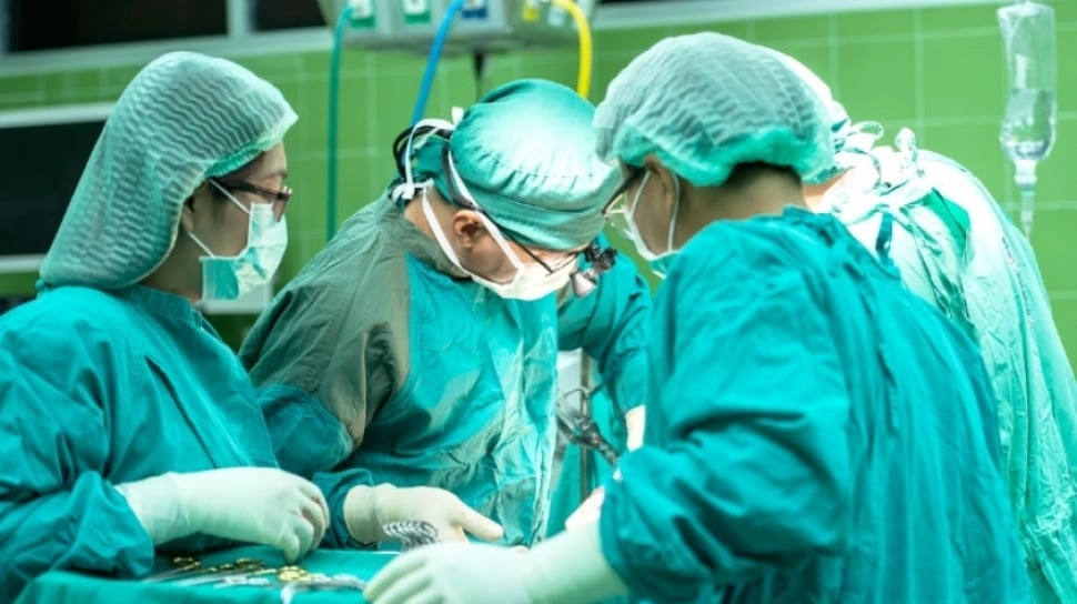 Kasus Bunuh Diri Dokter Muda Undip: Apa yang Harus Diketahui Tentang Stres di Profesi Medis?