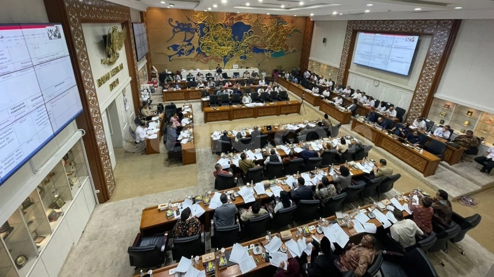 Baleg Abaikan Putusan MK, Analis: DPR Telah Kangkangi Konstitusi, Harus Dilawan Lewat Demonstrasi