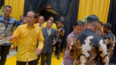 Jokowi Ungkap Maksud Dirinya Pakai Baju Kuning di Munas Golkar: Jangan Kemana-mana