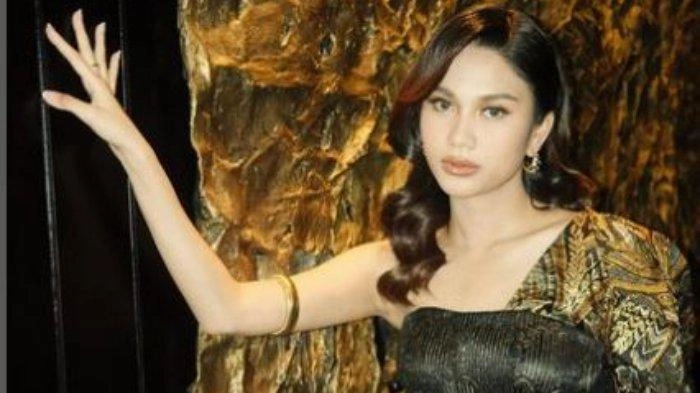 Profil Azizah Salsha, Istri Arhan yang Diterpa Isu Perselingkuhan di Momen Anniversary Pernikahan