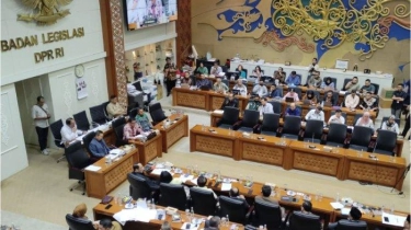 Rapat Baleg DPR RI Membahas Revisi UU Pilkada Dijaga Brimob Bersenjata