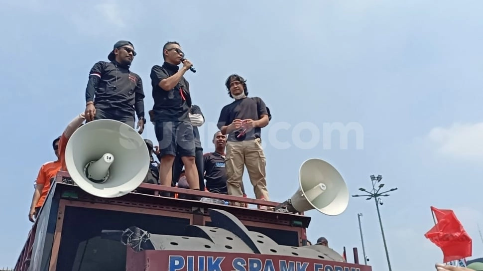 Ikut Aksi Kawal Putusan MK, Komika Bintang Emon Ungkap Alasan Ini