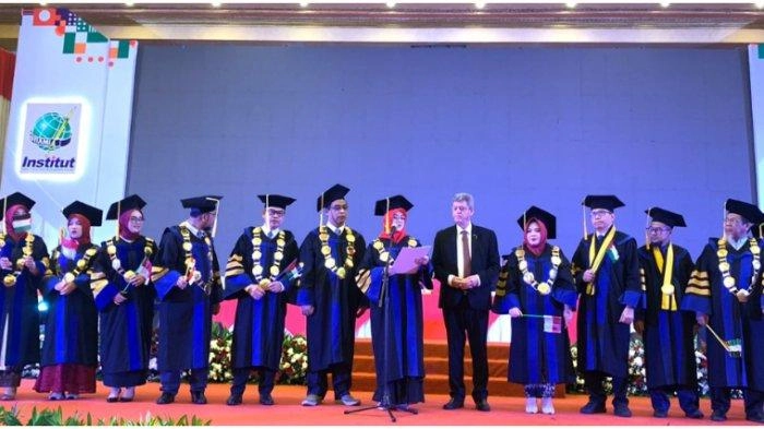 Gelar Wisuda ke-46, Institut STIAMI Turut Beri Dukungan Terhadap Kebebasan Negara Palestina