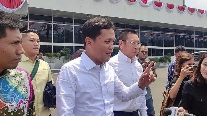 Lepas Jas, Ketua Baleg Hingga Pimpinan Komisi III Temui Massa Aksi Tolak Revisi UU Pilkada