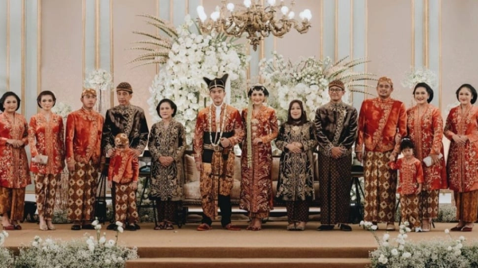 Rakyat Demo Kawal Putusan MK, Ini Kegiatan yang Dilakukan Keluarga Jokowi
