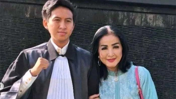 Diminta Jangan Keluar Rumah oleh Anaknya, Machica Mochtar Sempat Ingin Ikut Unjuk Rasa