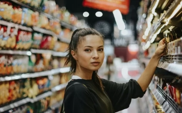 Menurut Psikologi, Ada 7 Alasan yang Menunjukkan Bahwa Retail Therapy Bisa Mengurangi Stres dan Kecemasan