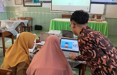 Teknologi Augmented Reality dan Video Digital untuk Media Pembelajaran Matematika dari Universitas Hasyim Asy’ari