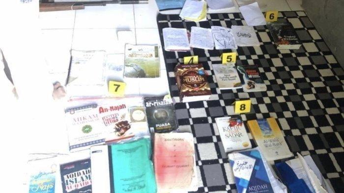 Terduga Teroris NTB Rekrut dan Latih Anggota Untuk Persiapan Aksi Teror, Senapan Disita Densus 88