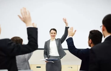 Ingin Meraih Perhatian dan Rasa Hormat? Terapkan 9 Bahasa Tubuh Orang Sukses Ini dalam Keseharian