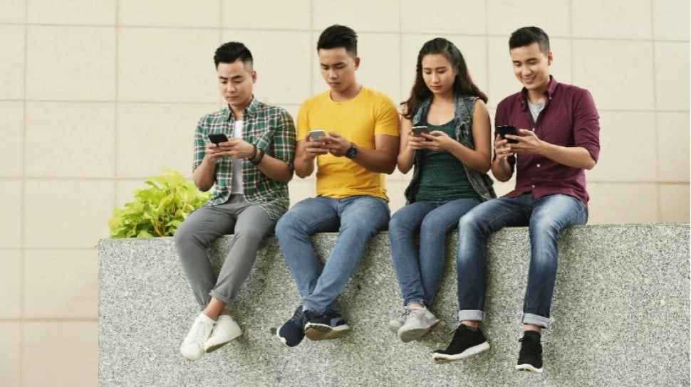 Pinjol Makin Diminati, Generasi Milenial & Z Rentan Terjebak Utang