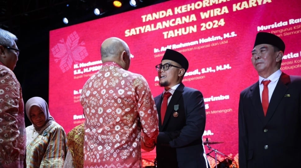 Puncak Hari UMKM Nasional 2024, Tiga Mitra Koperasi LPDB-KUMKM Raih Satya Lencana Wira Karya dari Presiden Joko Widodo