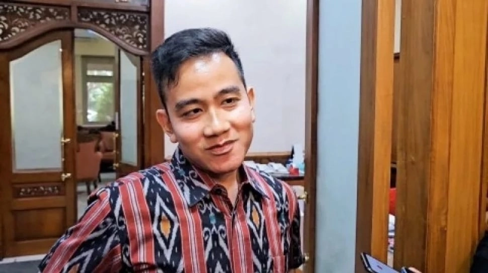 Selain Kaesang, Gibran Juga 'Hilang' dari Media Sosial: Terakhir Bagi-bagi Susu