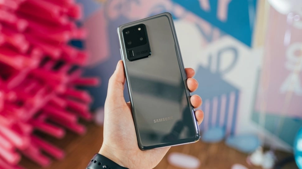 Kenapa HP Samsung Tak Bisa Edit Wajah dan Sematkan Watermark di Konten AI