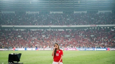 Raisa Deg-degan, Bersyukur Penampilannya Nyanyi Indonesia Pusaka Disambut Antusiasme Suporter Timnas