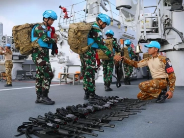 Antisipasi Situasi Memburuk di Lebanon, KRI Diponegoro-365 Latihan Evakuasi Pasukan TNI