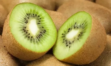 Berbulu dan Tidak Menarik, Ternyata Kulit Buah Kiwi Bisa Dimakan, Bagaimana Fakta dan Penjelasan Ilmiahnya?