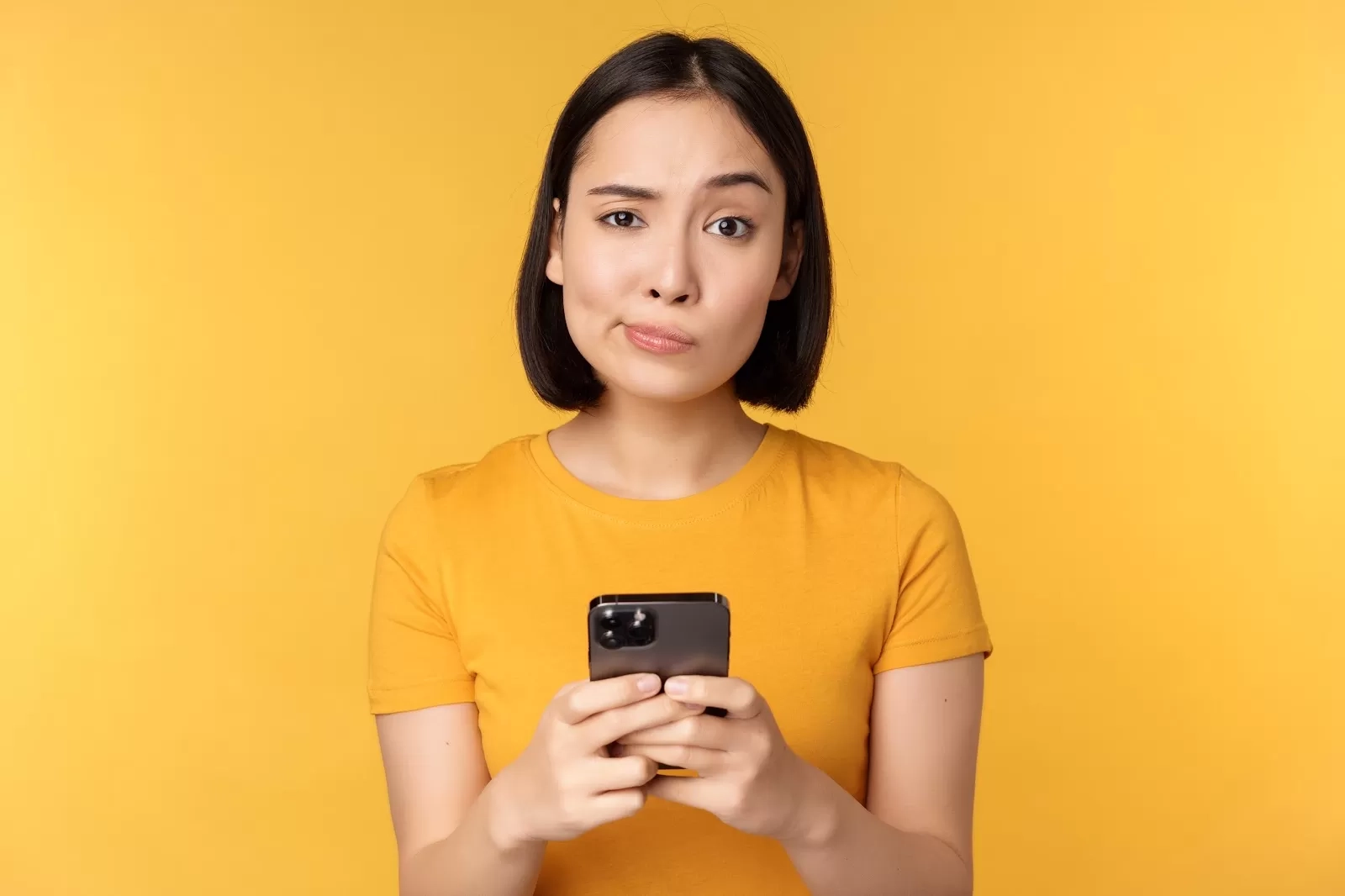 Kurang ‘Laku’ ? Bukan Berarti Tidak Menarik, Mungkin Kamu Sering Dry Text ke Pasangan