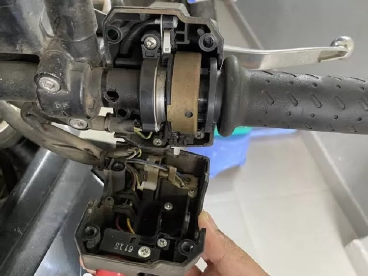 Sepeda Motor Masa Kini Sudah Jarang yang Pakai Kabel Gas, Ini Gantinya, Namanya TBW