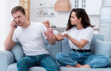 Menurut Psikologi, Inilah 8 Tanda Halus Pria yang Berpotensi Menjadi Pasangan Hidup yang Problematik