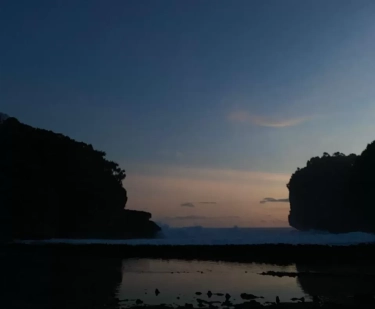 Pertama Kali Camping di Pantai, Persiapkan Barang-barang Ini Untuk Dibawa!