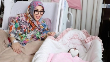 Foto Baru Princess R Diungkap Syahrini, Netizen Langsung Terpukau: Cantiknya ...