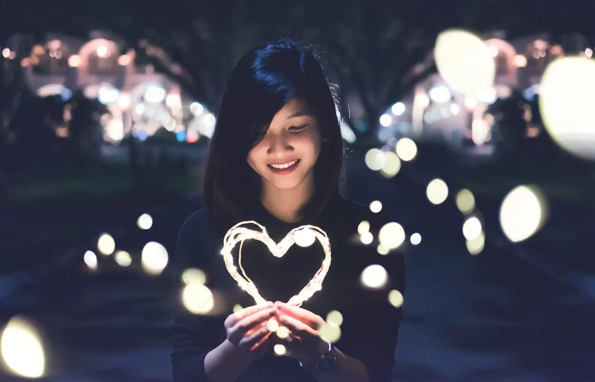 6 Tips Mengatasi Emophilia, Perasaan Mudah Jatuh Cinta dan Gonta-Ganti Pasangan!
